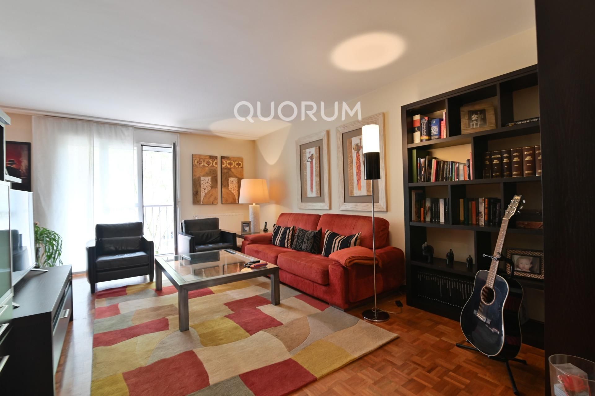 Living room of Flat for sale in Bilbao   with Heating, Parquet flooring and Terrace