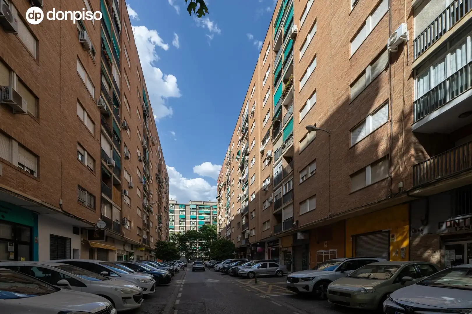 Vista exterior de Piso en venta en Granada con Terraza y Amueblado