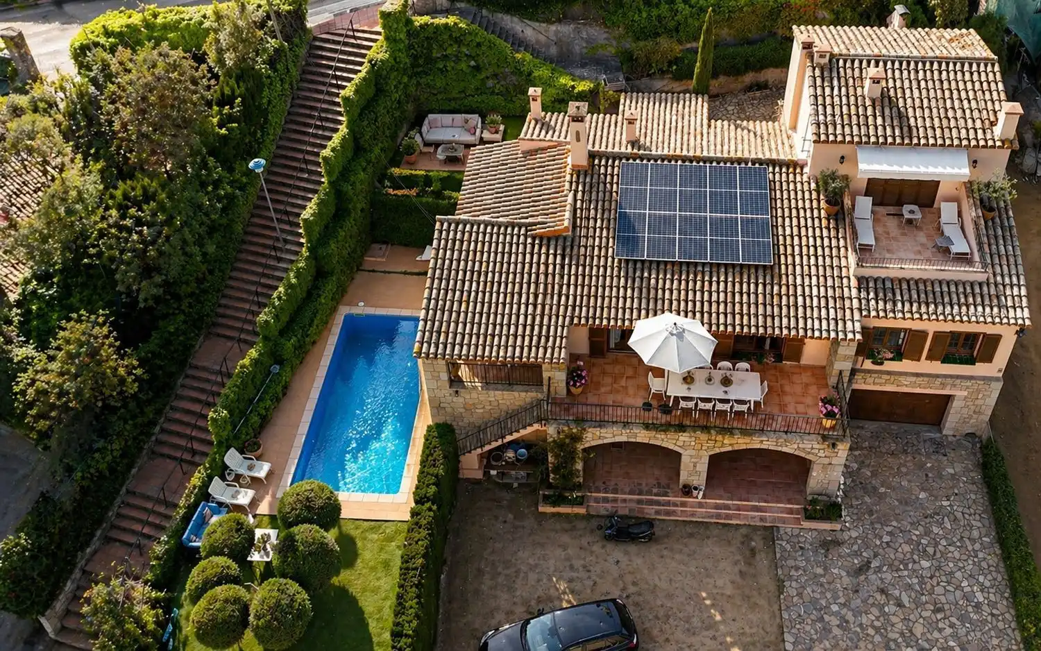 Detached house with pool for sale in Ronda del Coral