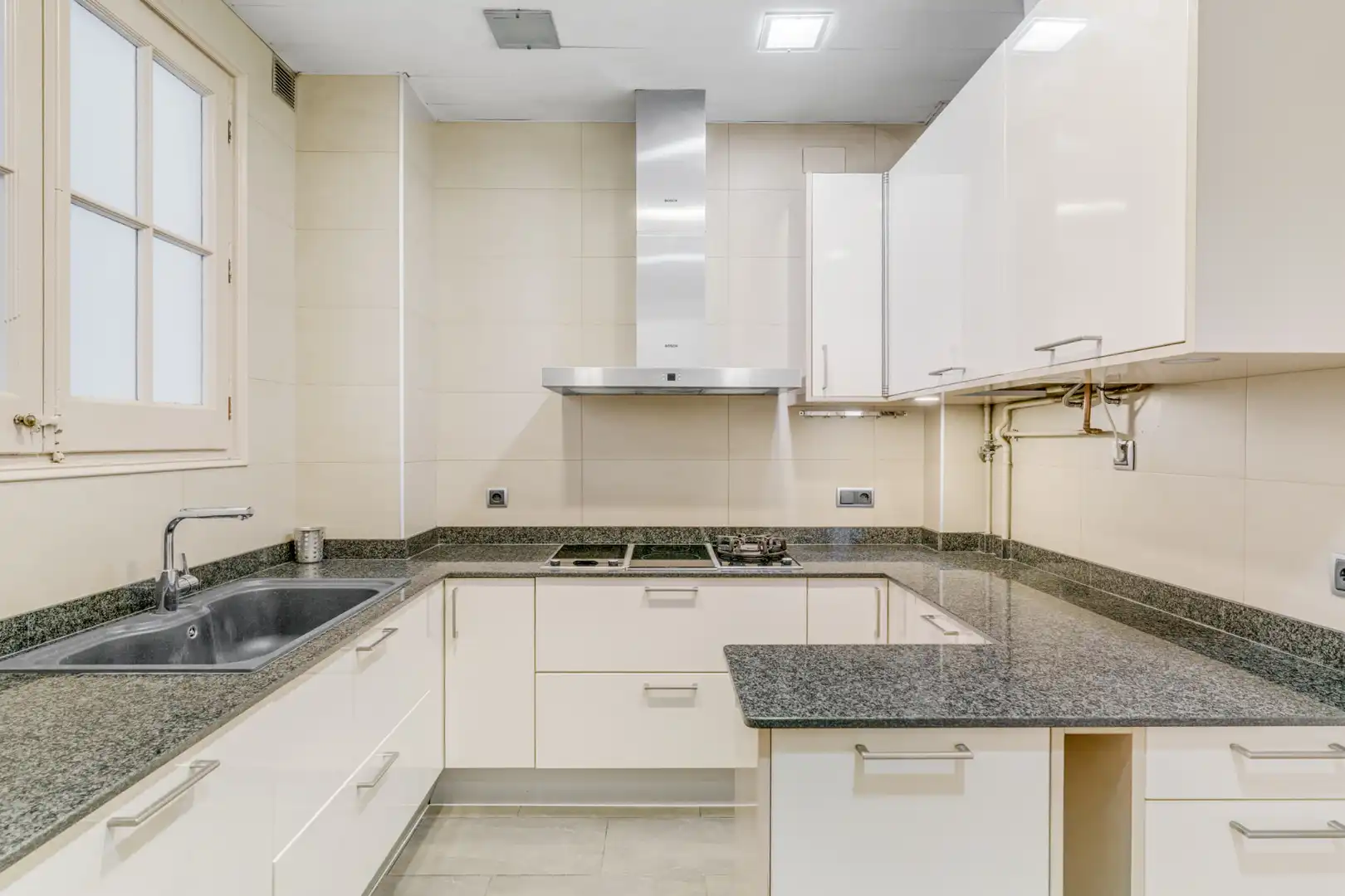 Cuina de Pis en venda en Barcelona amb Aire condicionat, Calefacció i Parquet