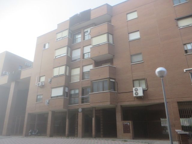 Vista exterior de Garatge en venda en Leganés