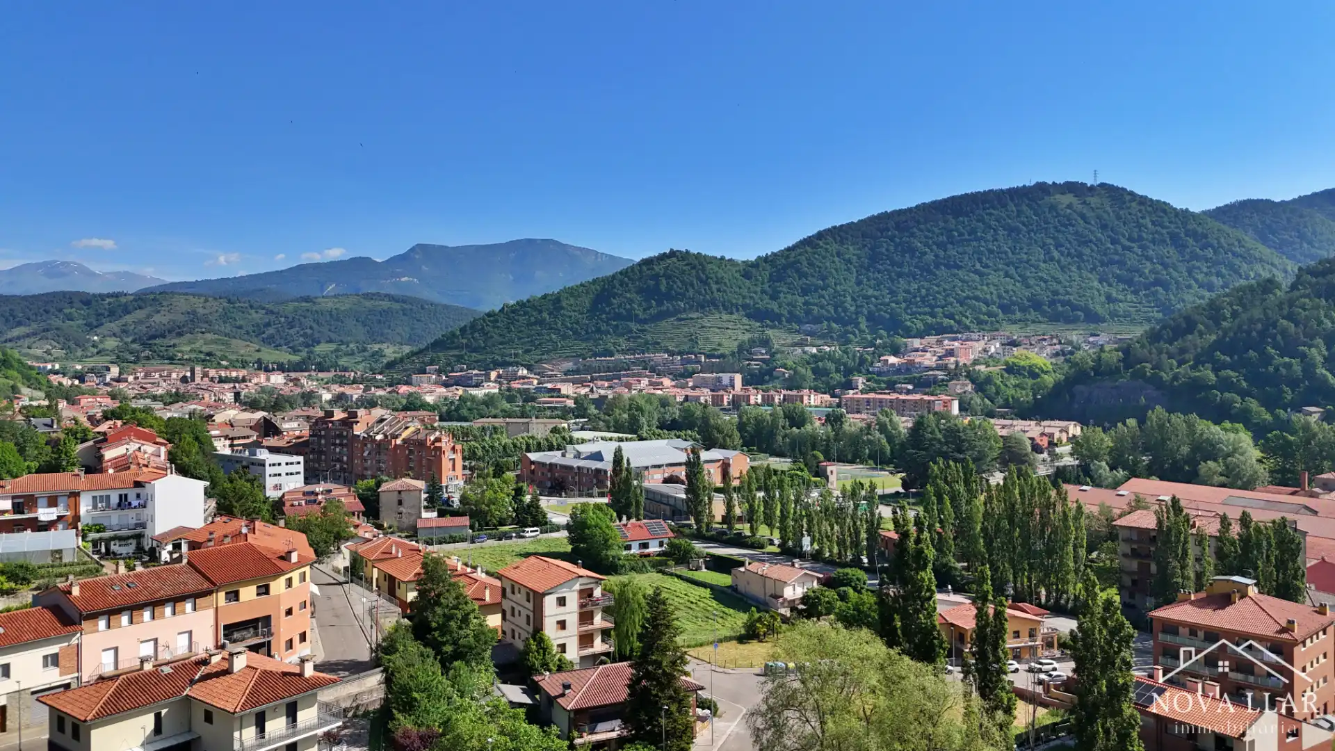 Vista exterior de Piso en venta en Ripoll con Calefacción