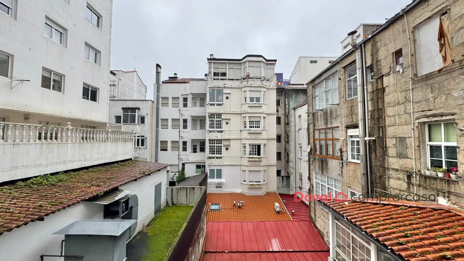 Vista exterior de Piso en venta en Vigo  con Calefacción, Parquet y Terraza