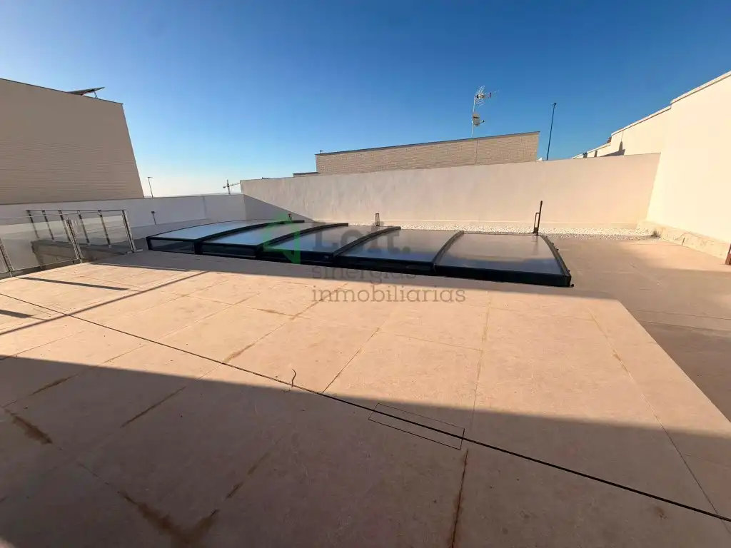 Terrassa de Casa o xalet en venda en Badajoz amb Terrassa, Piscina i Domòtica