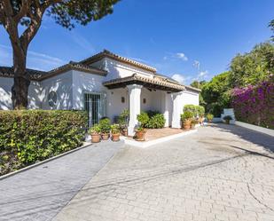 Jardí de Casa o xalet de lloguer en Marbella amb Aire condicionat, Terrassa i Piscina