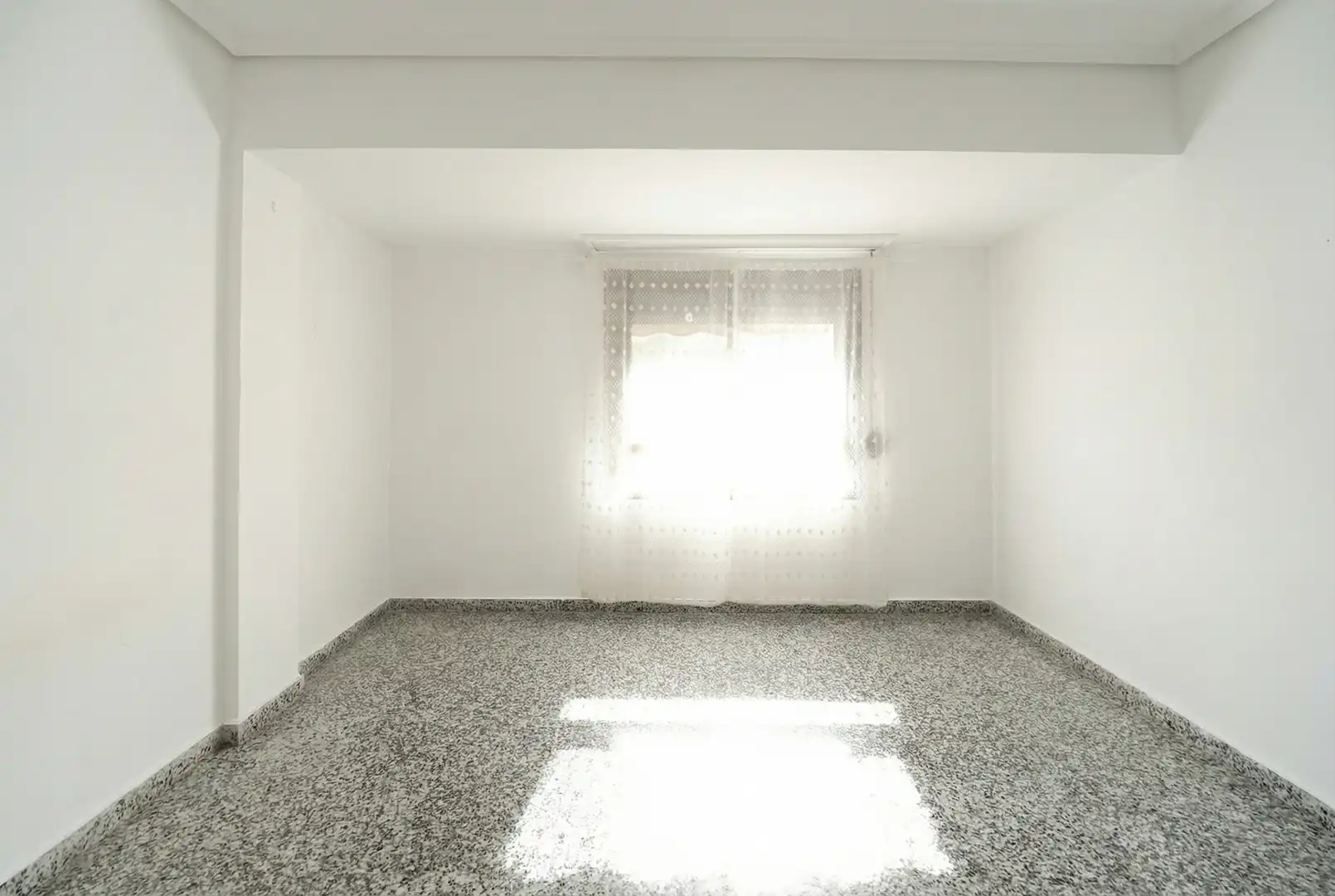 Schlafzimmer von Wohnung zum Verkauf in Valencia mit Klimaanlage, Privatgarten und Abstellraum
