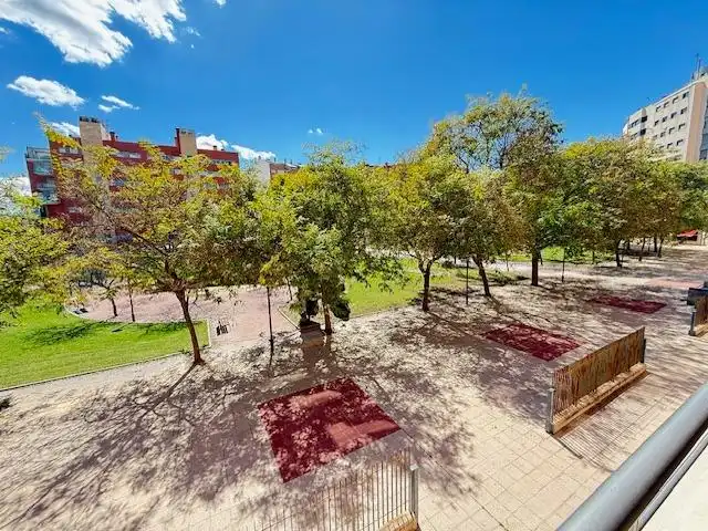 Apartamento de alquiler en Juan de Borbón