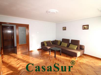 Living room of Flat for sale in Valladolid Capital  with Terrace