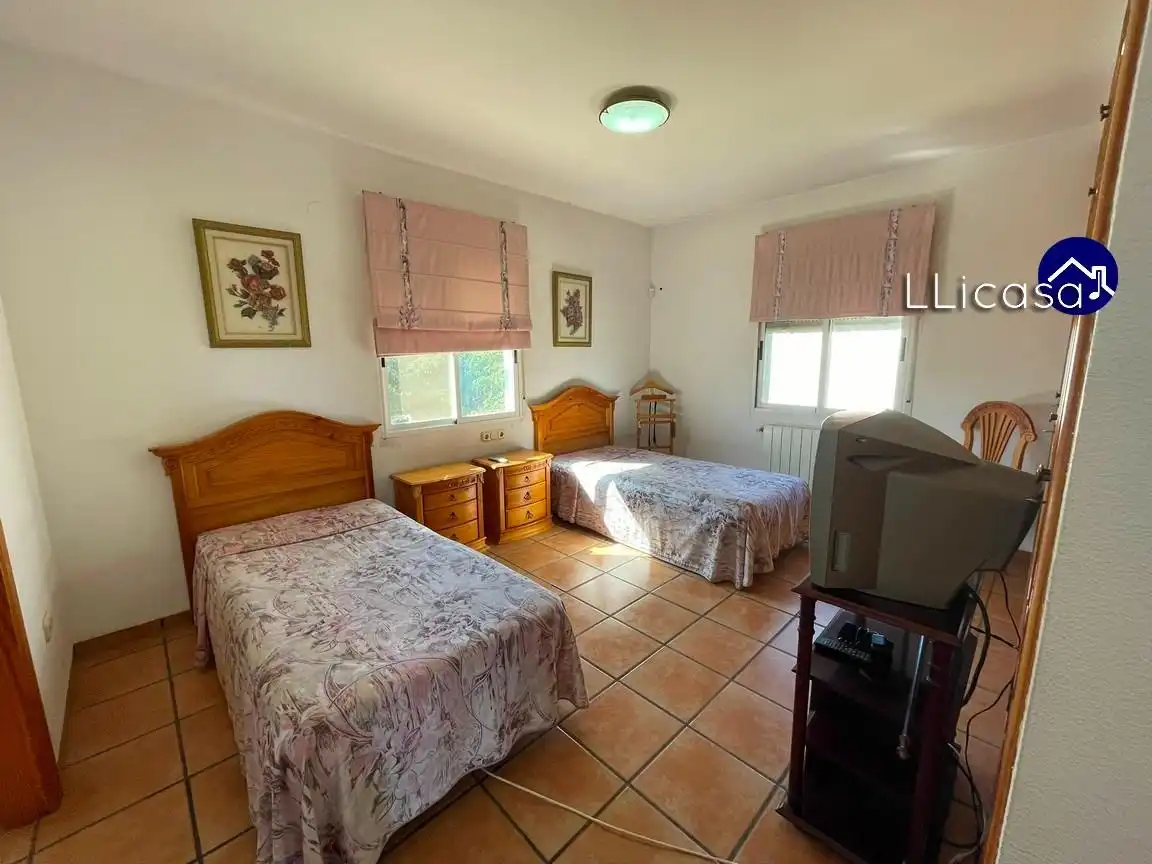 Habitación de Casa o chalet en venta en La Pobla de Vallbona con Calefacción, Jardín privado y Terraza