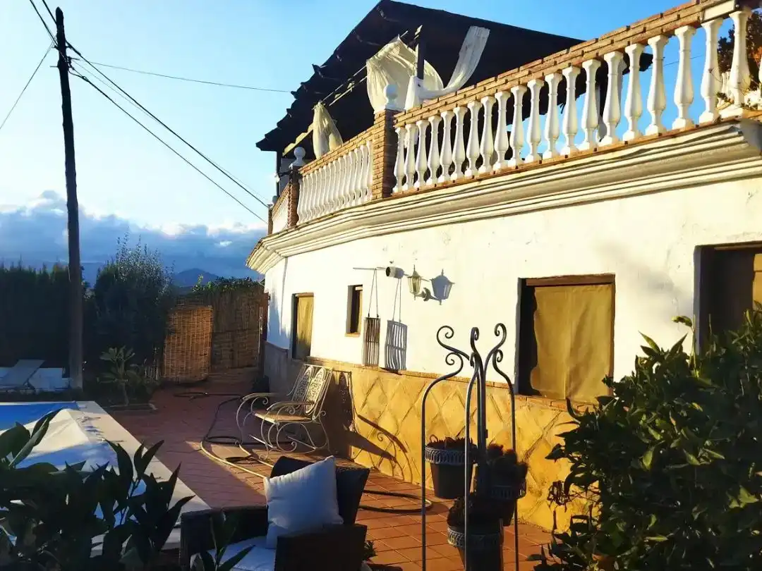 Terrassa de Finca rústica en venda en Benamargosa amb Aire condicionat, Piscina i Balcó