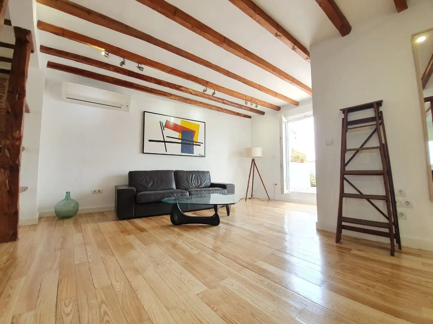 Sala de estar de Ático de alquiler en Madrid con Aire acondicionado, Calefacción y Terraza
