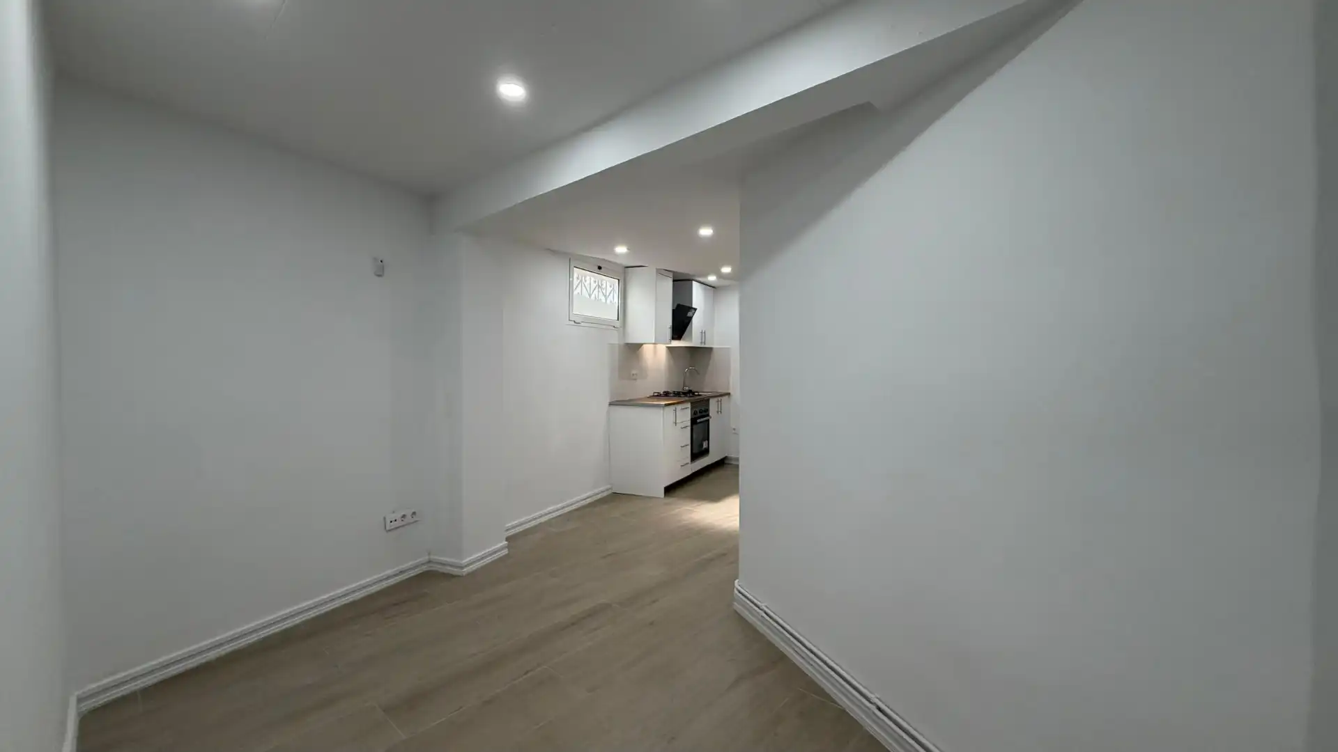 Erdgeschoss zum Verkauf in Barcelona mit Heizung und Terrasse