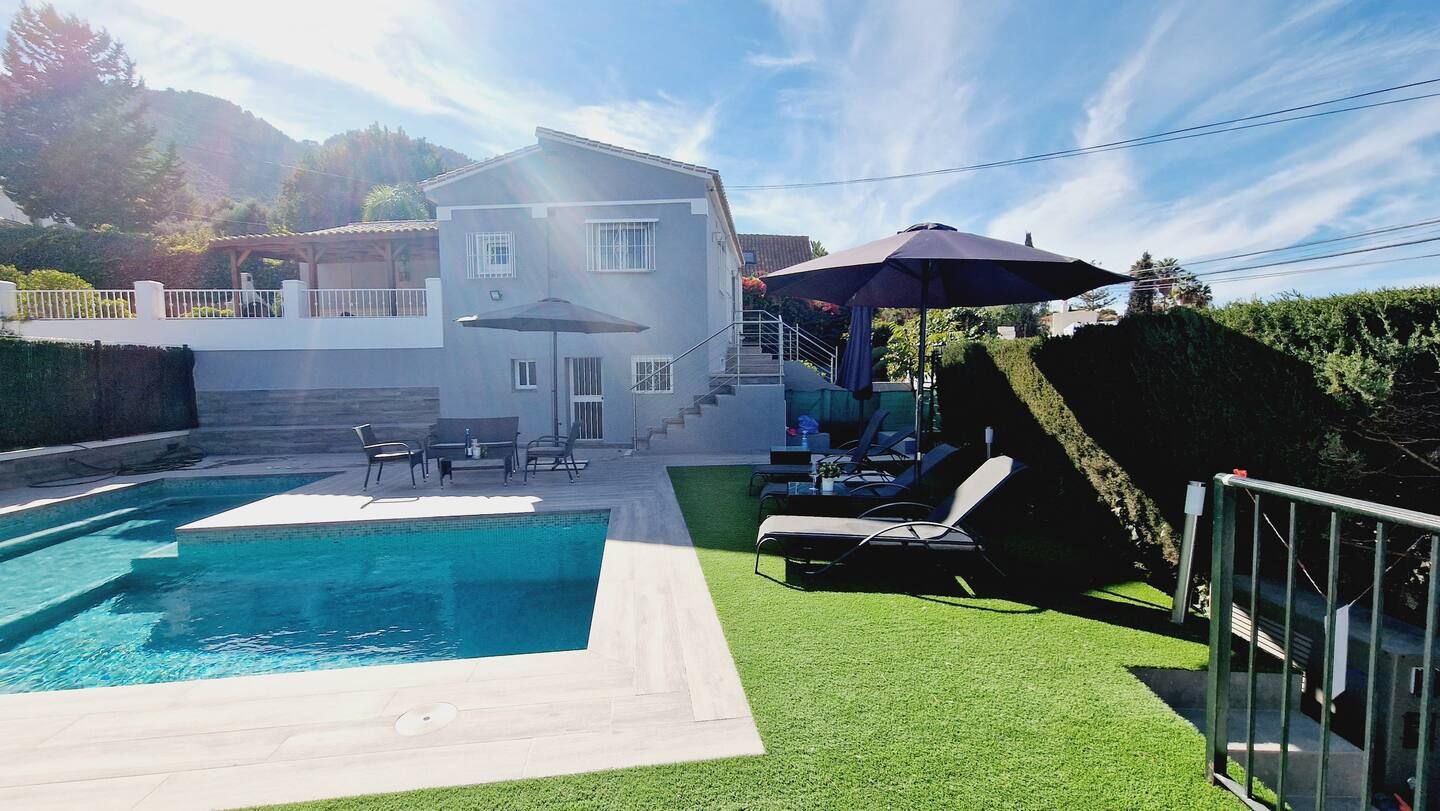 Exterior view of House or chalet to rent in Alhaurín de la Torre  with Air Conditioner, Private garden and Terrace