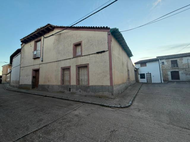 Casa-chalet en Venta en Calle de Pedro Calvo en Meneses de Campos