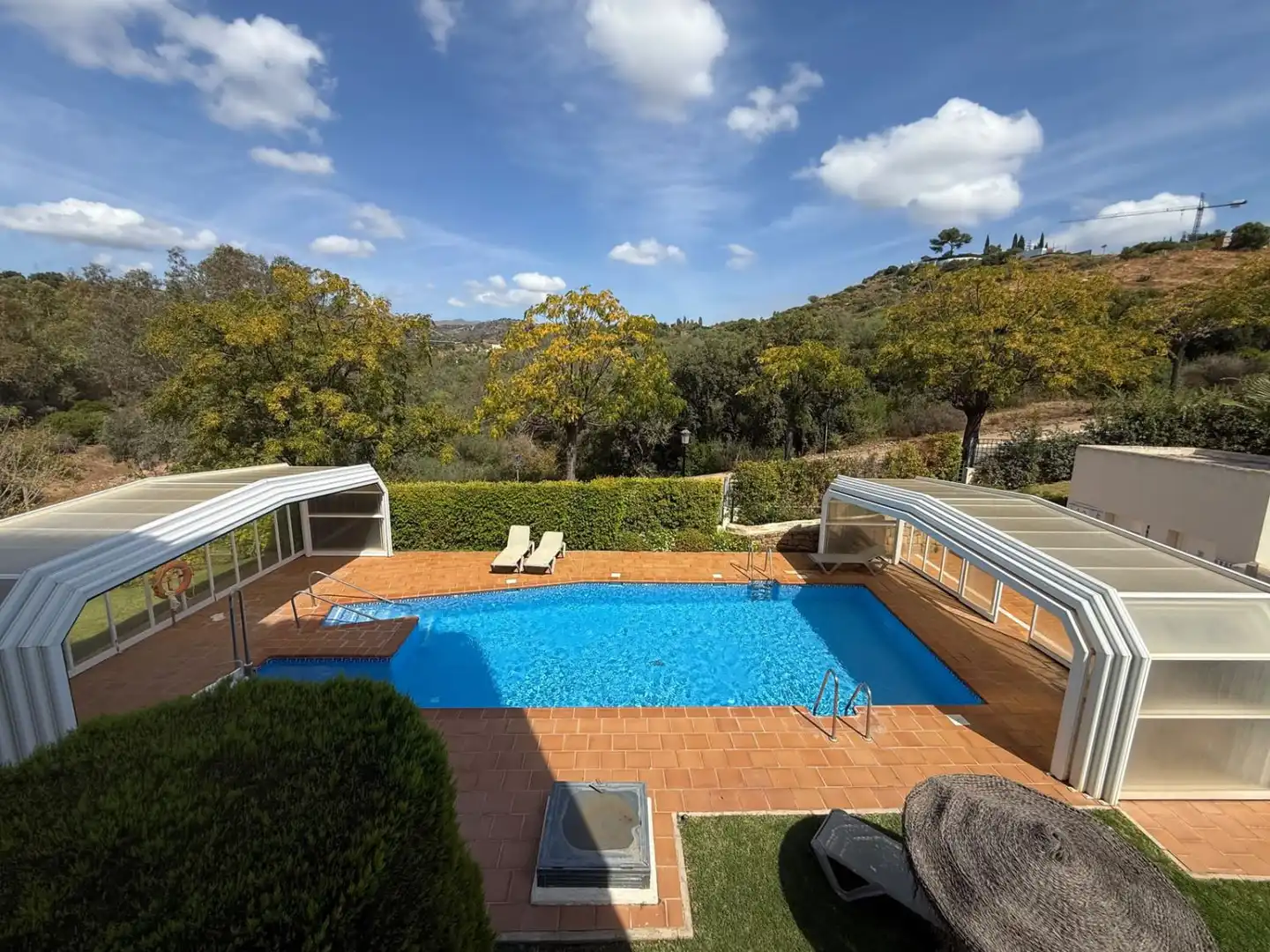 Swimming pool of Flat for sale in Elviria - Cabopino