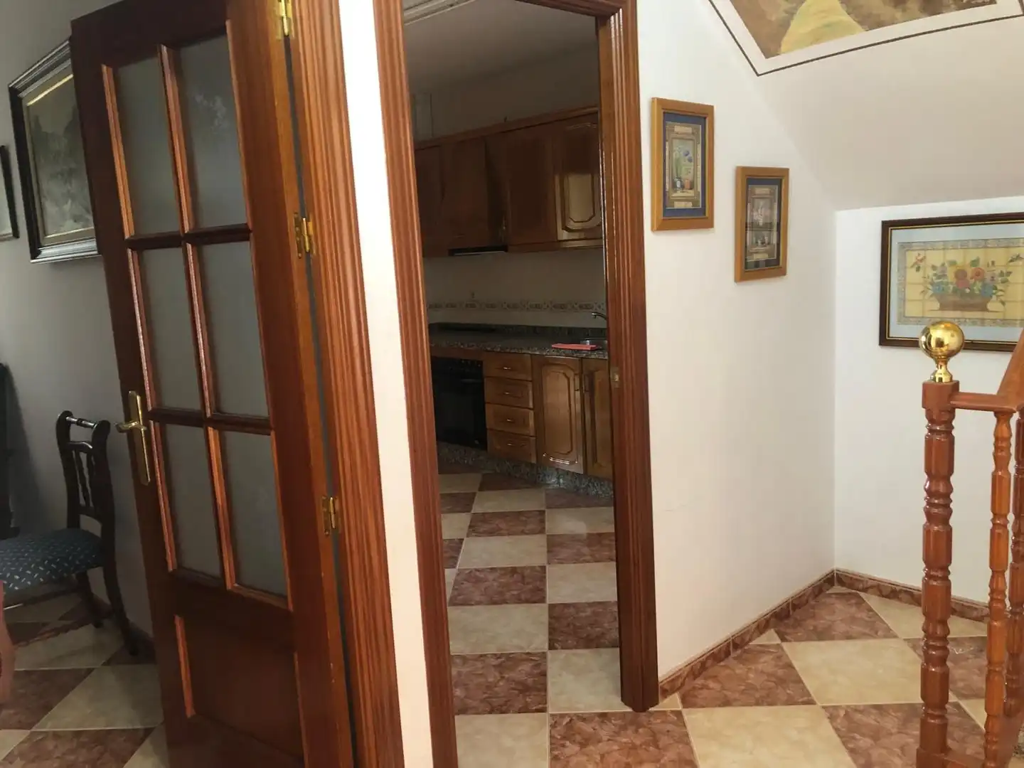 Cuina de Casa adosada en venda en Cuevas de San Marcos amb Calefacció, Terrassa i Alarma