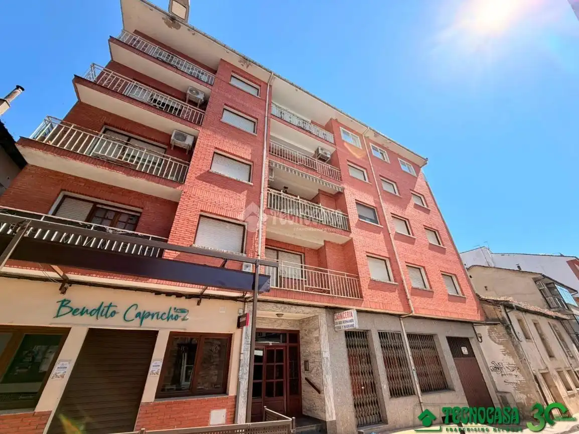 Vista exterior de Piso en venta en Arenas de San Pedro