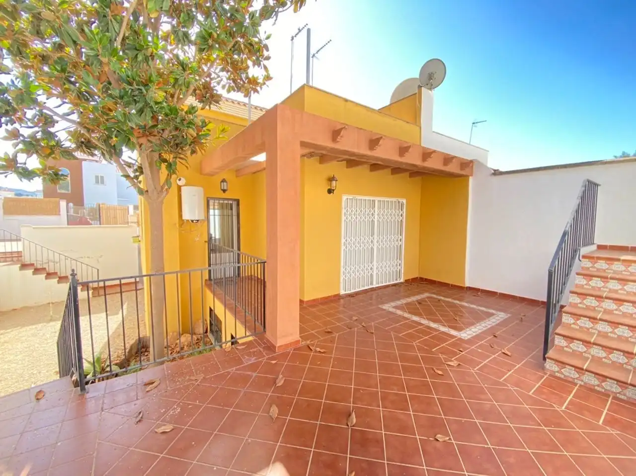 Vista exterior de Casa o chalet en venta en Torrox con Aire acondicionado, Calefacción y Jardín privado