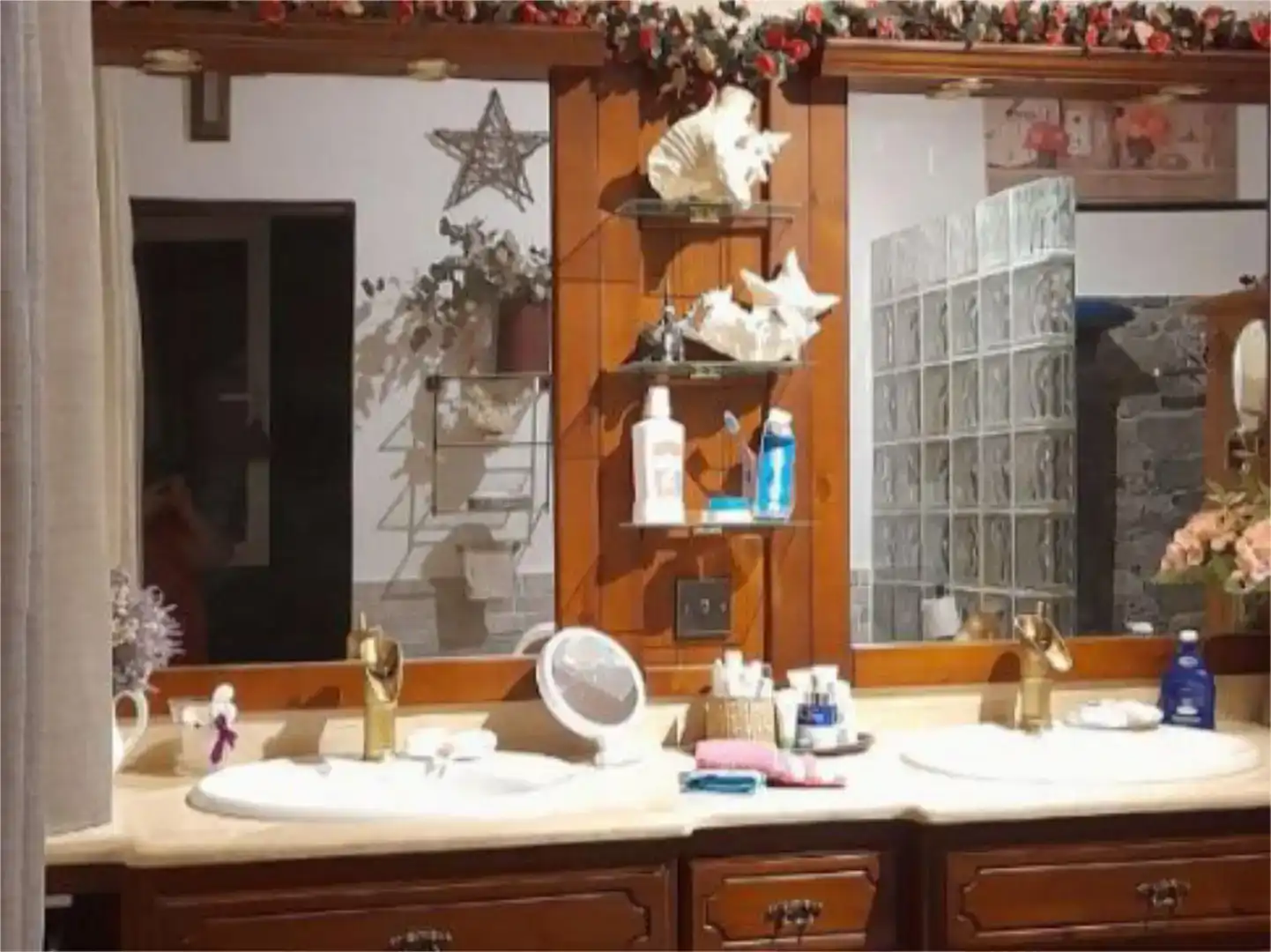 Bathroom of Flat for sale in Llombai  with Air Conditioner, Private garden and Storage room