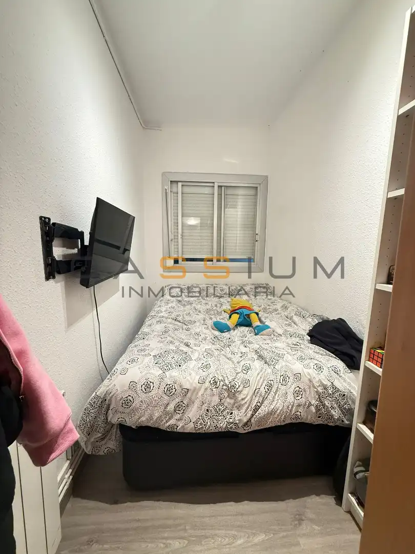 Habitación de Piso en venta en Cornellà de Llobregat con Calefacción y Amueblado