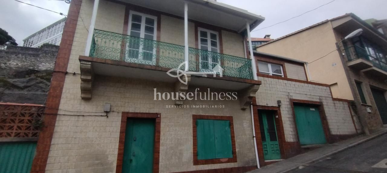 Vista exterior de Casa o xalet en venda en Ferrol amb Jardí privat i Traster