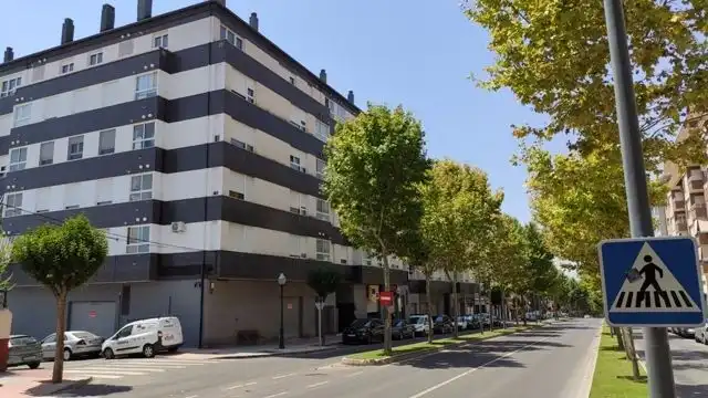 Local comercial en venta en Avenida de Juan Carlos I 21