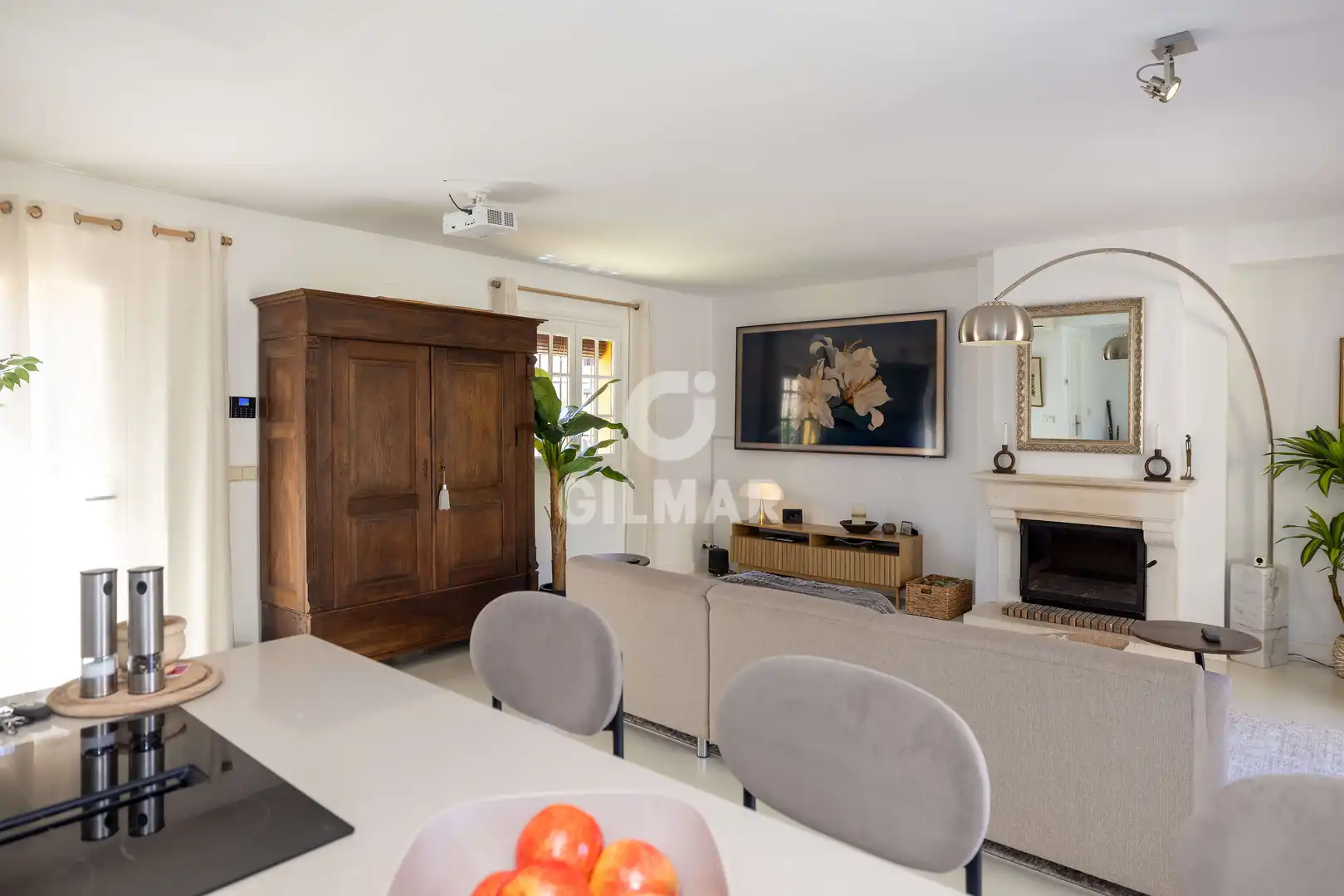 Sala de estar de Casa adosada en venta en Marbella con Calefacción, Piscina y Amueblado