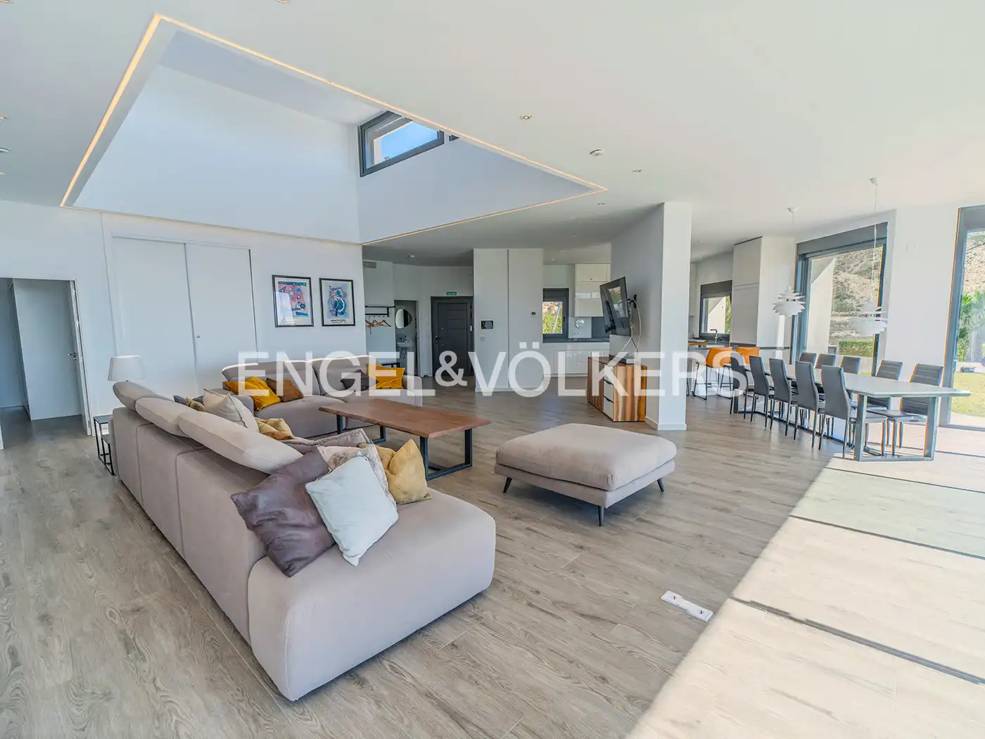 Sala d'estar de Casa o xalet en venda en Alicante / Alacant amb Aire condicionat, Calefacció i Jardí privat