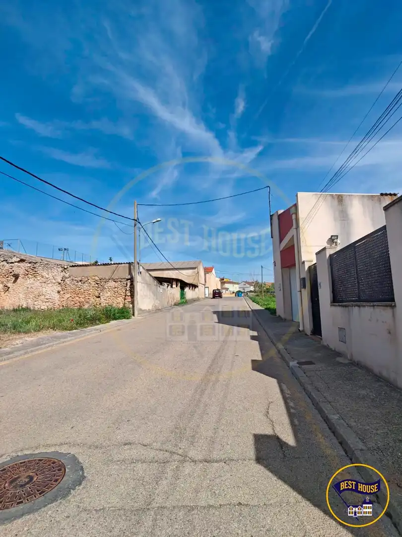 Außenansicht von Residential zum Verkauf in Arcas del Villar