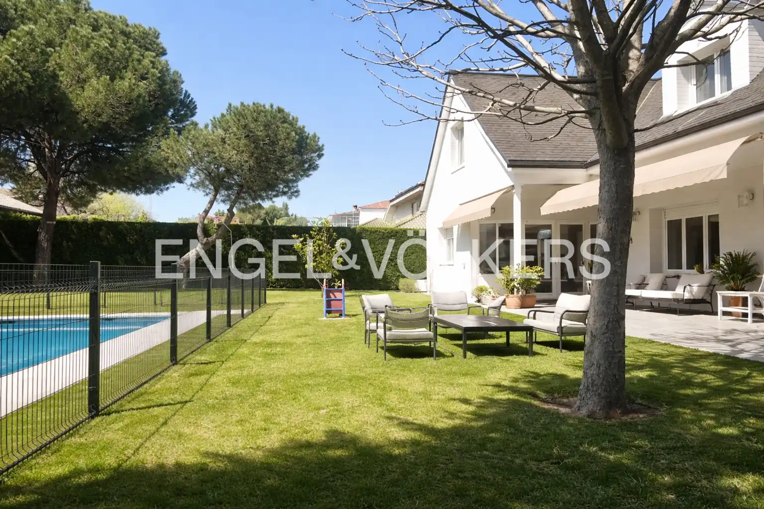 Exterior view of Houses for sale in Boadilla del Monte  with Air Conditioner, Heating and Private garden