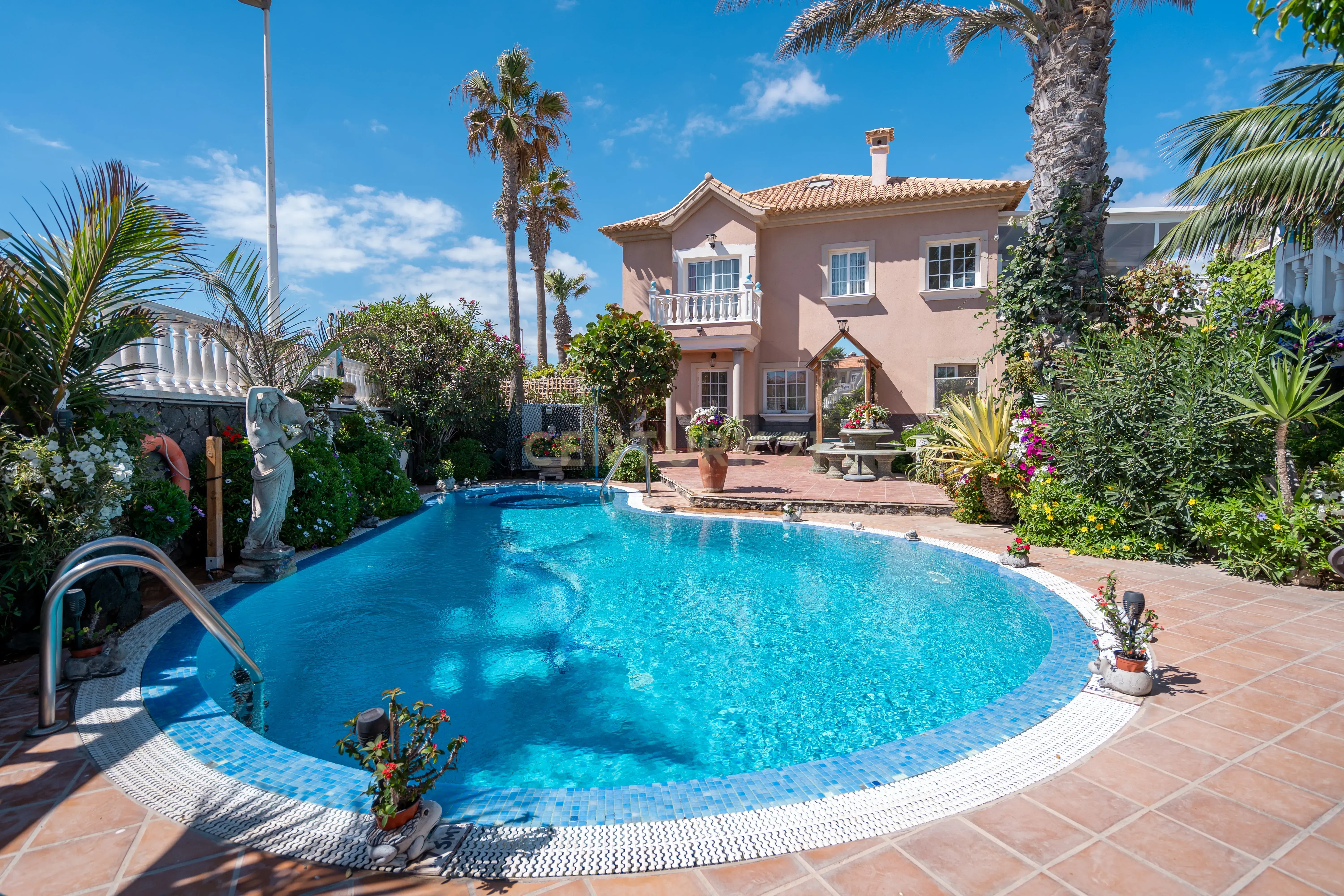 Swimming pool of House or chalet for sale in Granadilla de Abona