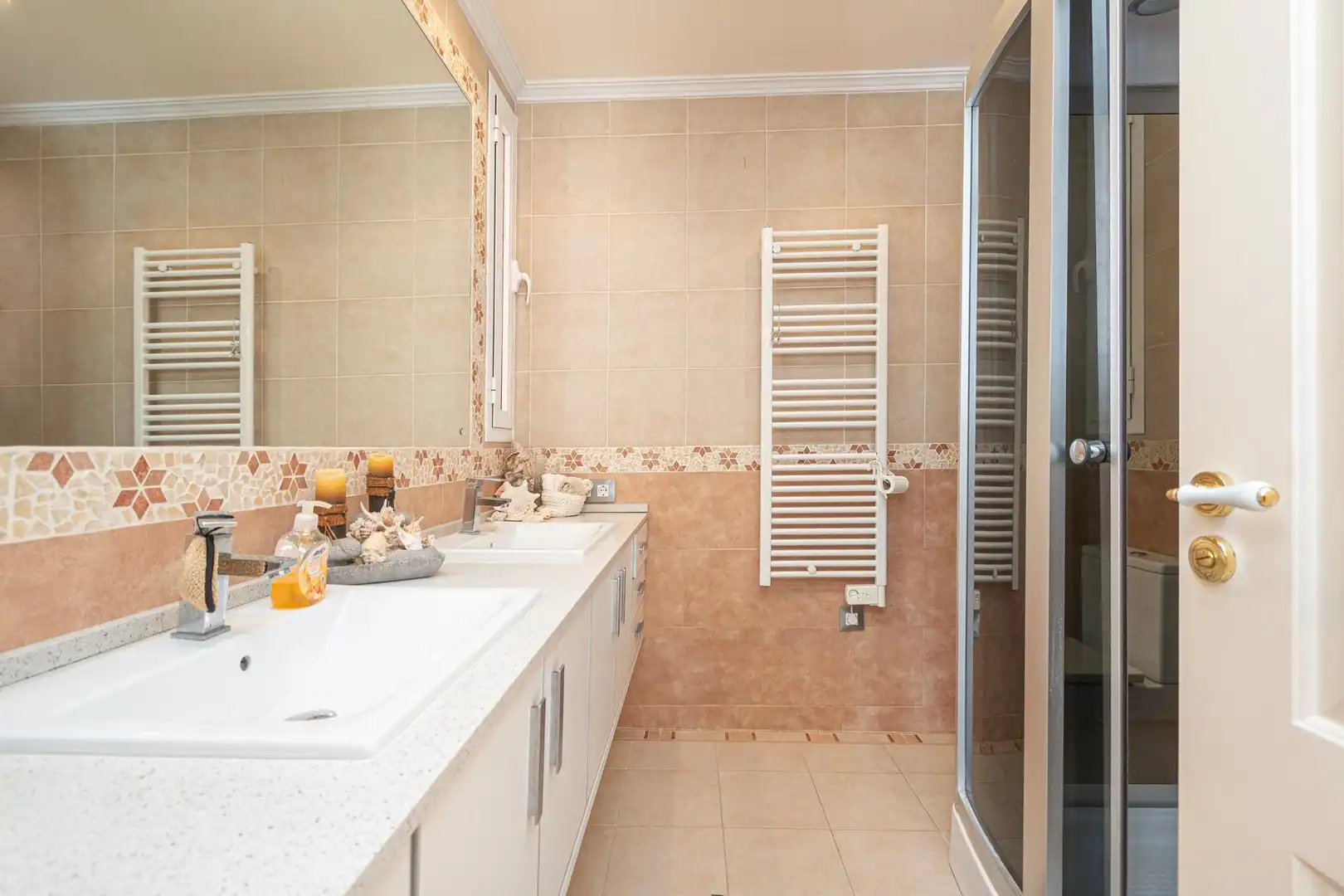 Bathroom of Houses for sale in Calvià  with Air Conditioner, Heating and Private garden