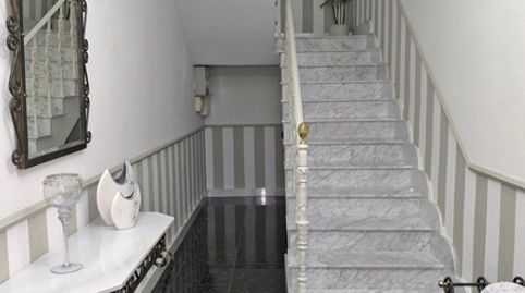 EDIFICIO DE 500 M2 CONSTRUIDOS , CON PATIO , AMPLIO LOCAL GARAJE, COCINA-SALON CON CHIMENEA , MUY BIEN SITUADO,  EN MIAJADAS (CÁCE, imagen 2