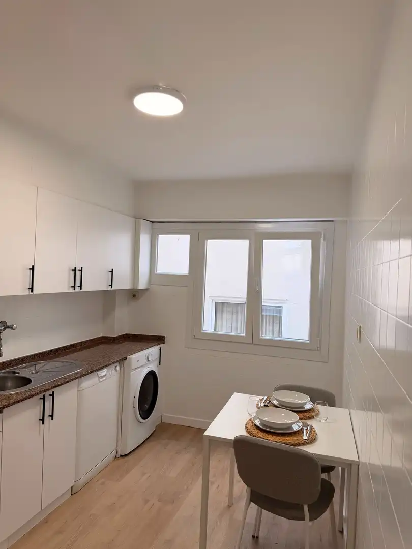 Küche von Wohnung zur Miete in A Coruña Capital  mit Möbliert