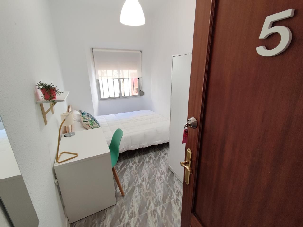 Bedroom of Planta baja to share in  Granada Capital  with Furnished