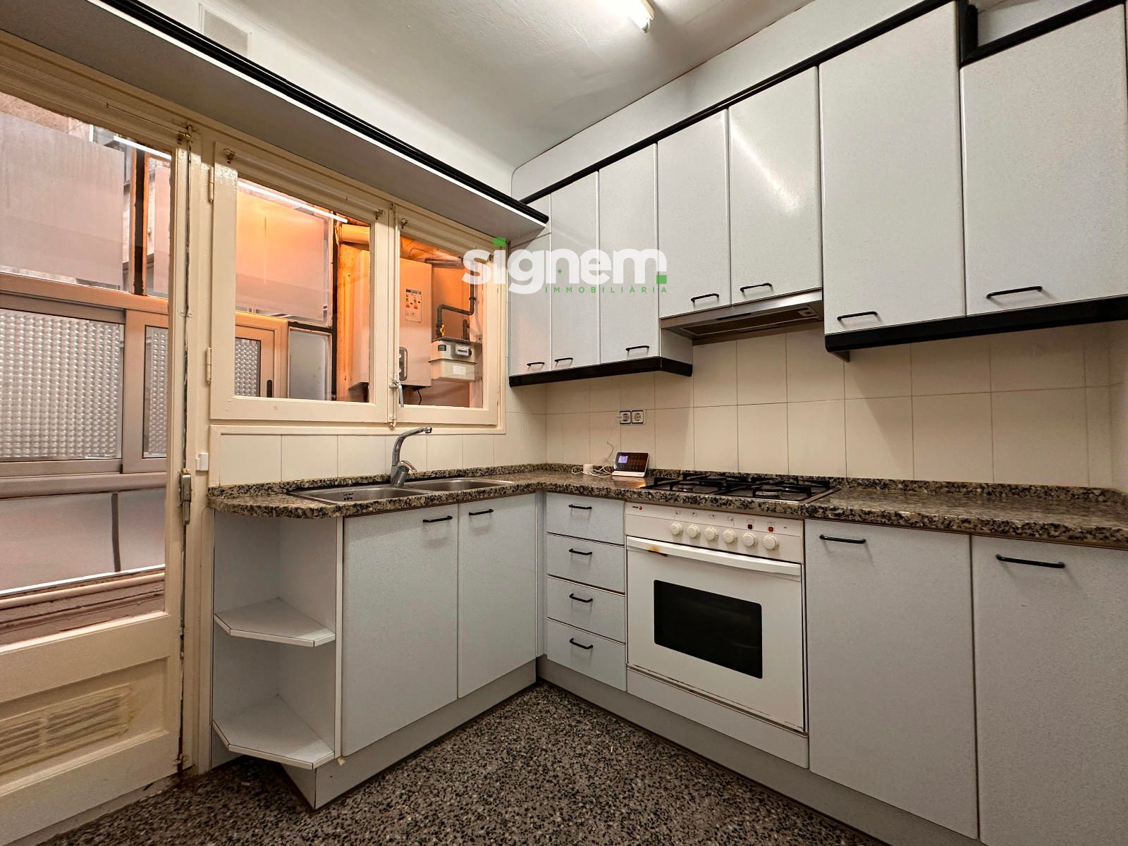 Cuina de Pis en venda en Manresa amb Calefacció, Terrassa i Traster