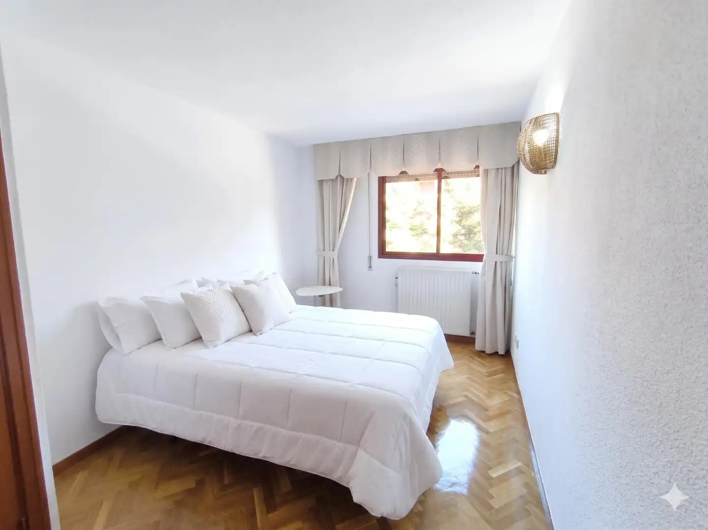Habitación de Piso de alquiler en Pozuelo de Alarcón con Calefacción, Jardín privado y Terraza