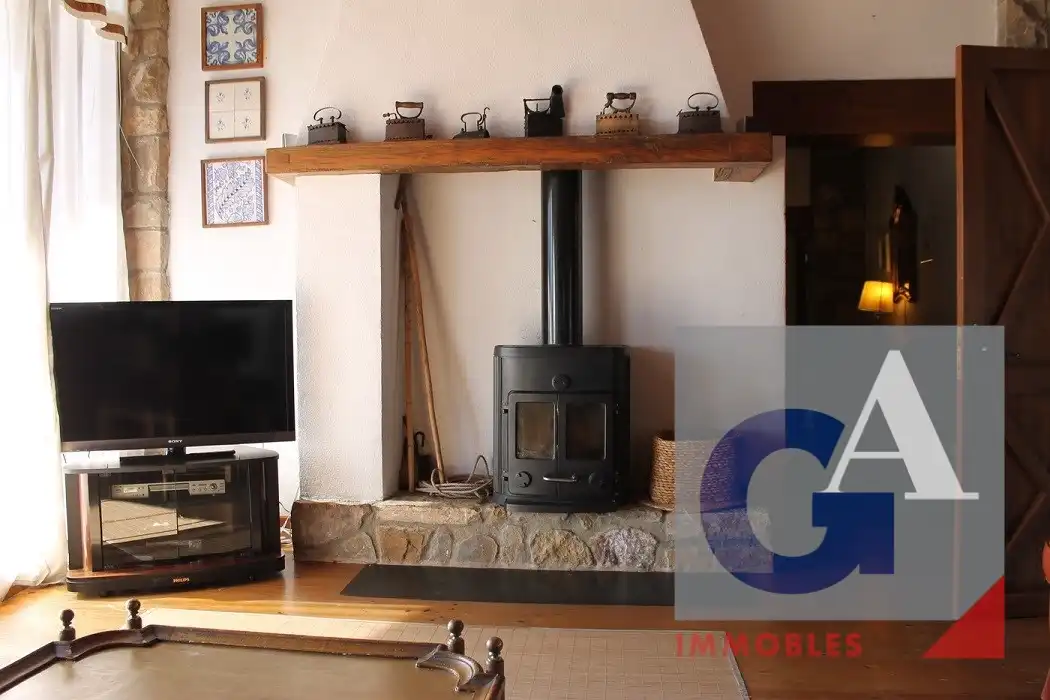 Casa rústica amb terrassa en venda a Sant Joan Les Fonts, imagen 29