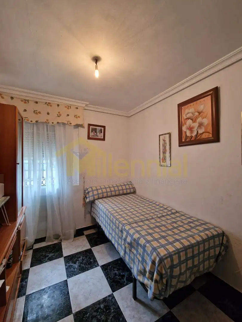 Bedroom of Flat for sale in Sevilla  with Air Conditioner