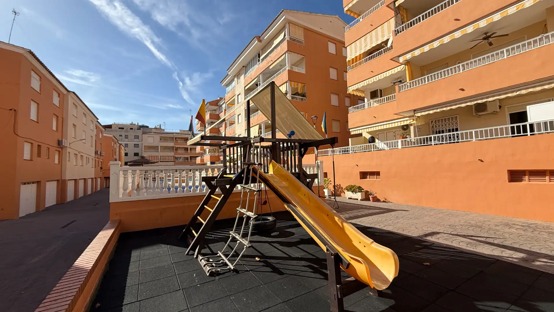 Vista exterior de Casa adosada en venta en Moncofa con Aire acondicionado, Terraza y Trastero