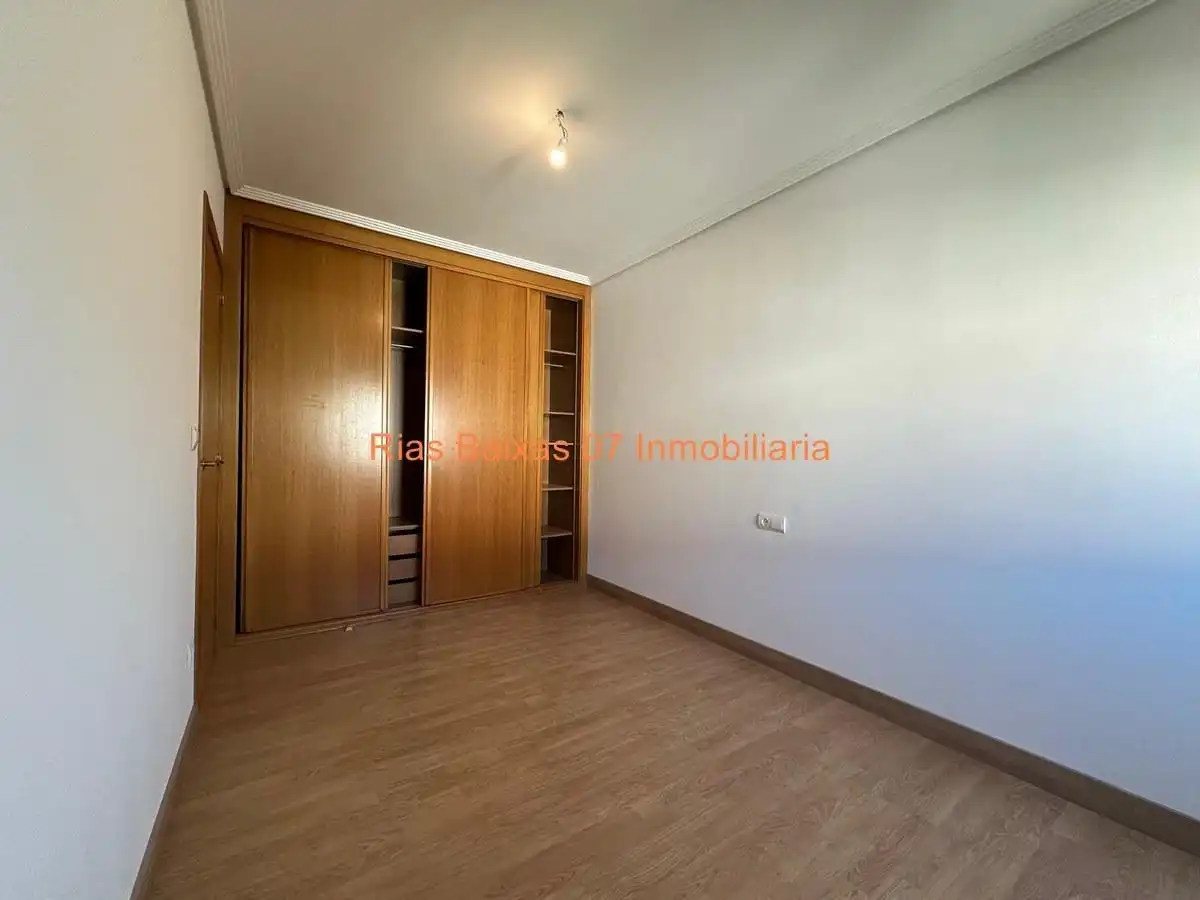 Habitación de Piso en venta en Vigo  con Calefacción y Balcón