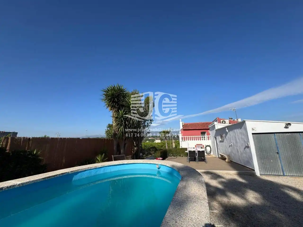 Vista exterior de Casa o xalet en venda en Tortosa amb Aire condicionat, Jardí privat i Parquet