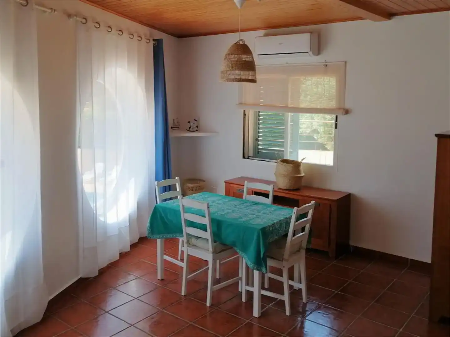 Menjador de Casa adosada de lloguer en Moraira amb Aire condicionat, Jardí privat i Traster