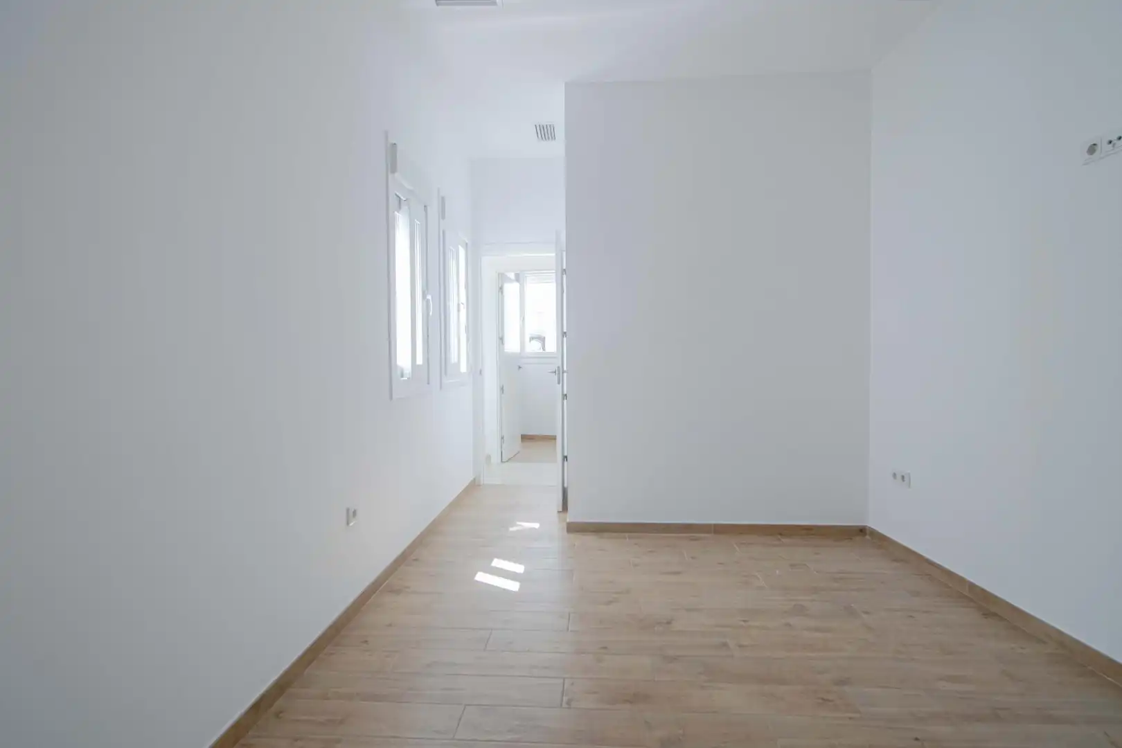 Dachboden zum Verkauf in Sevilla mit Klimaanlage, Terrasse und Balkon