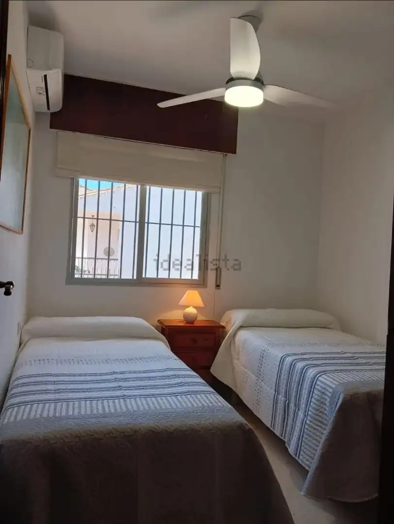 Dormitori de Casa o xalet de lloguer en Vélez-Málaga amb Aire condicionat, Terrassa i Moblat