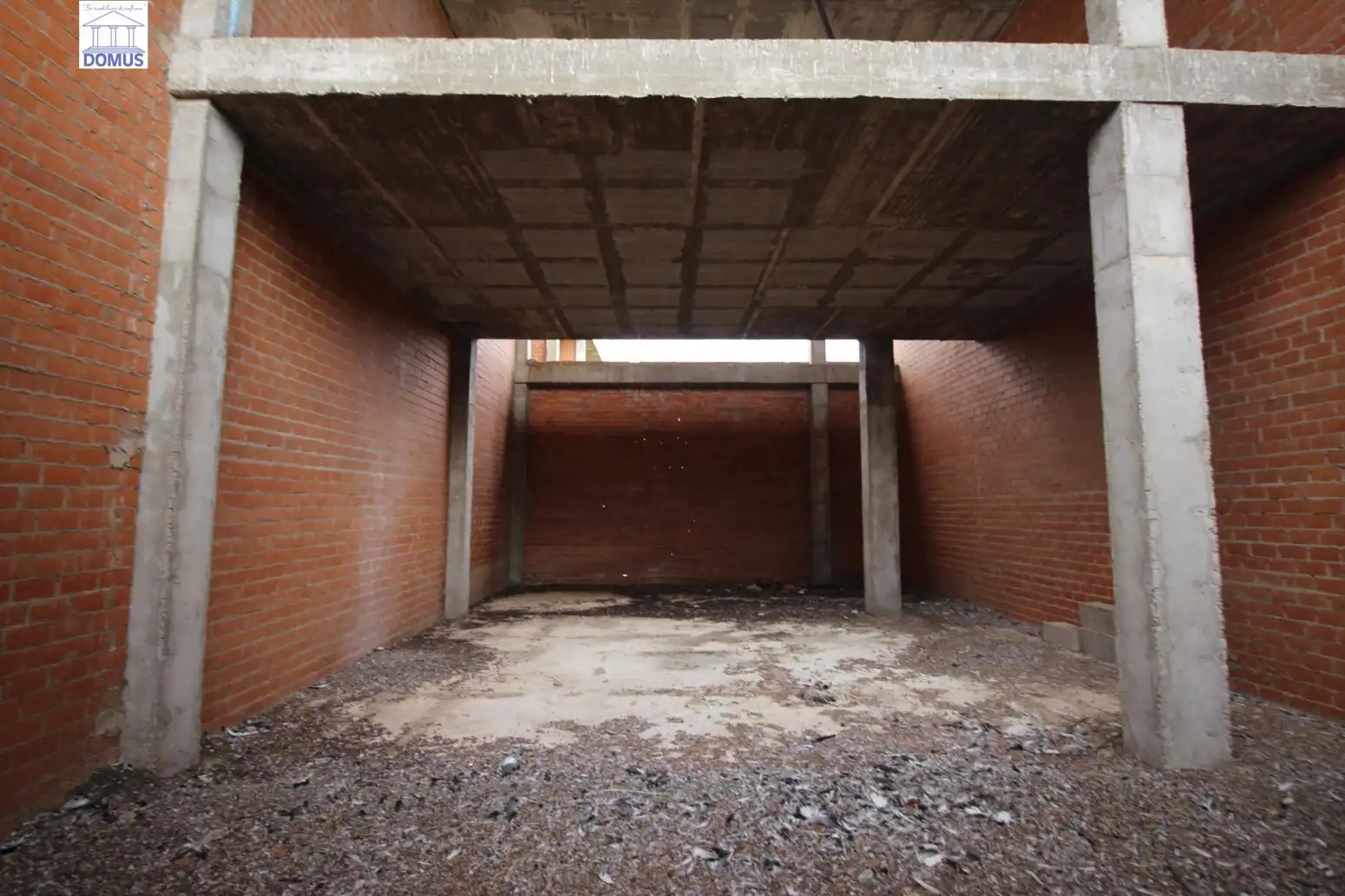 Commercial properties for sale in Valdelacalzada