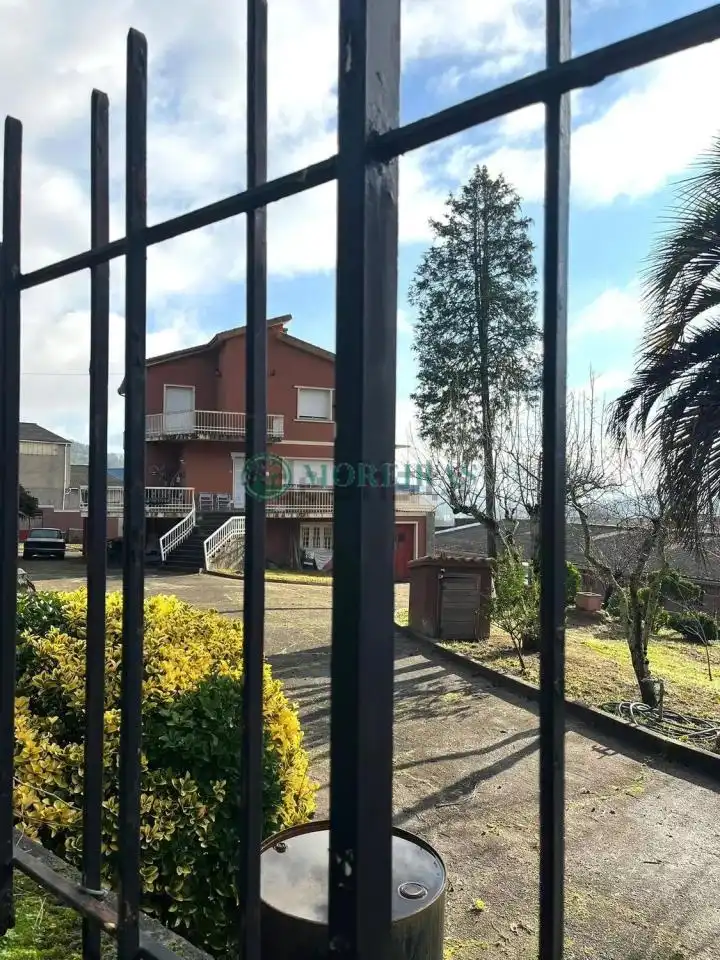 Vista exterior de Casa o chalet en venta en Ourense Capital  con Calefacción y Jardín privado