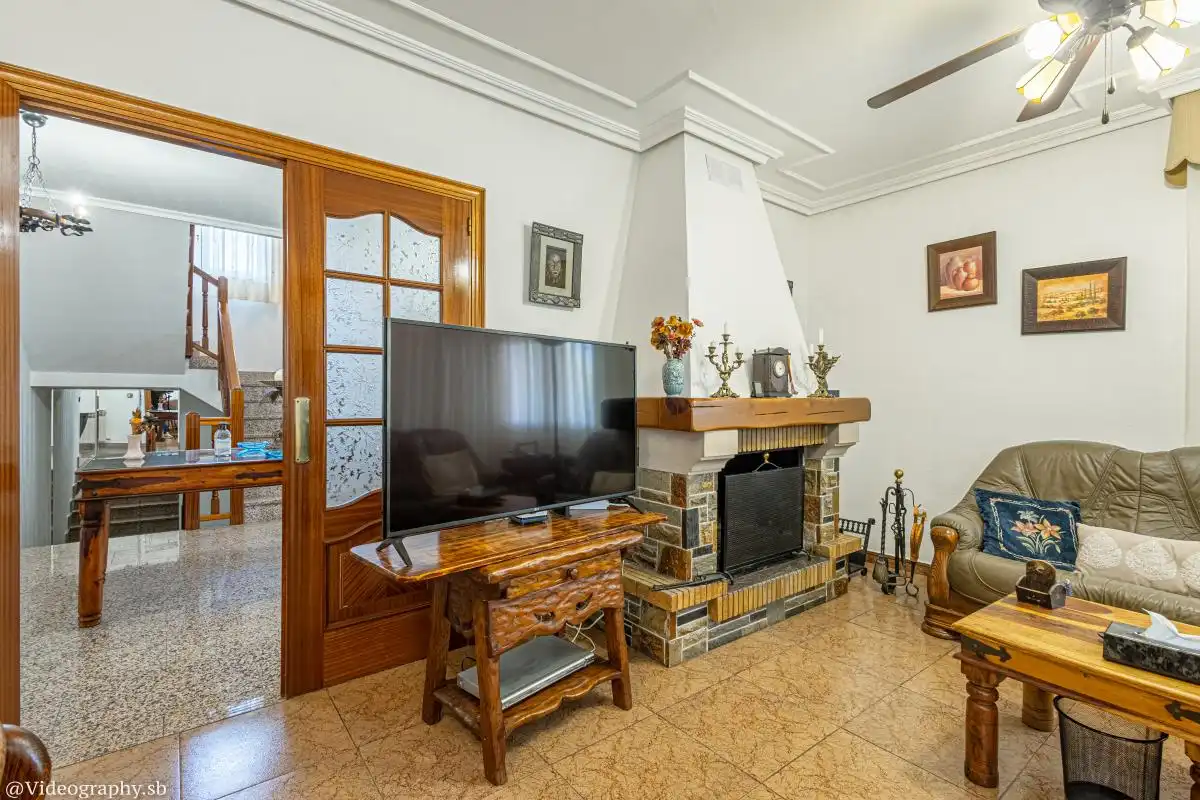 Wohnzimmer von Haus oder Chalet zum Verkauf in Mondéjar mit Heizung, Schwimmbad und Möbliert