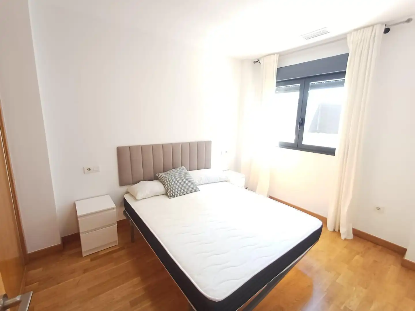 Schlafzimmer von Erdgeschoss zur Miete in Murcia mit Klimaanlage, Heizung und Parkett