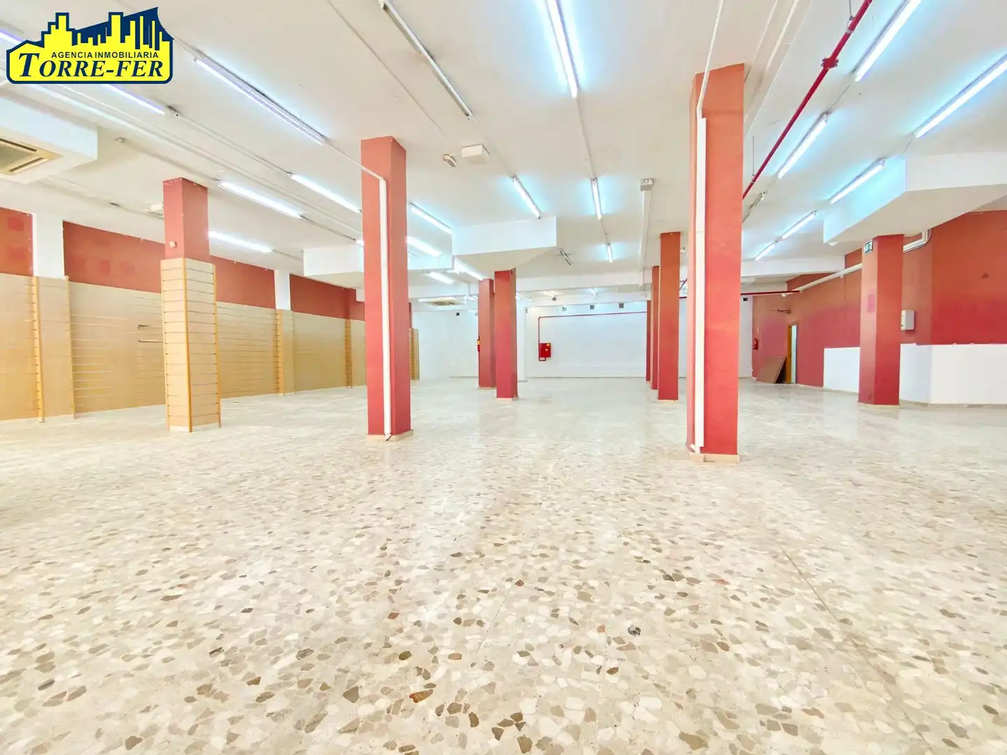 Local comercial de lloguer a Calle ALCAZAR EL 21, imagen 2